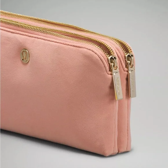 🎉🔥HOST PICK 🔥🎉2/$140❤️ Lululemon Curved Wristlet Velour❤️NWT❤️ - Picture 3 of 11